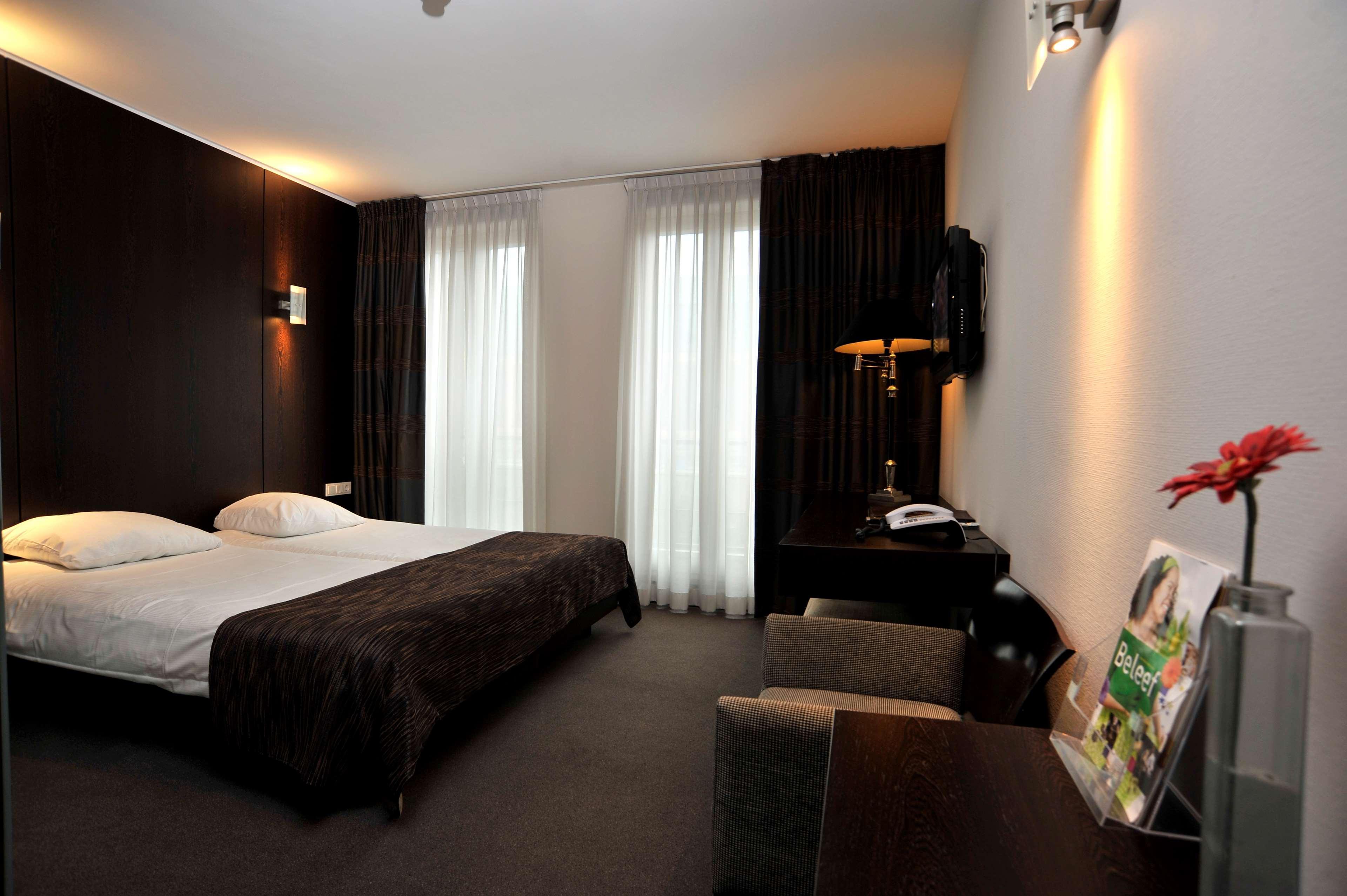 โกลเด้น ทิวลิป เวสต์ เอ็นเด Hotel เฮลมอนด์ ภายนอก รูปภาพ