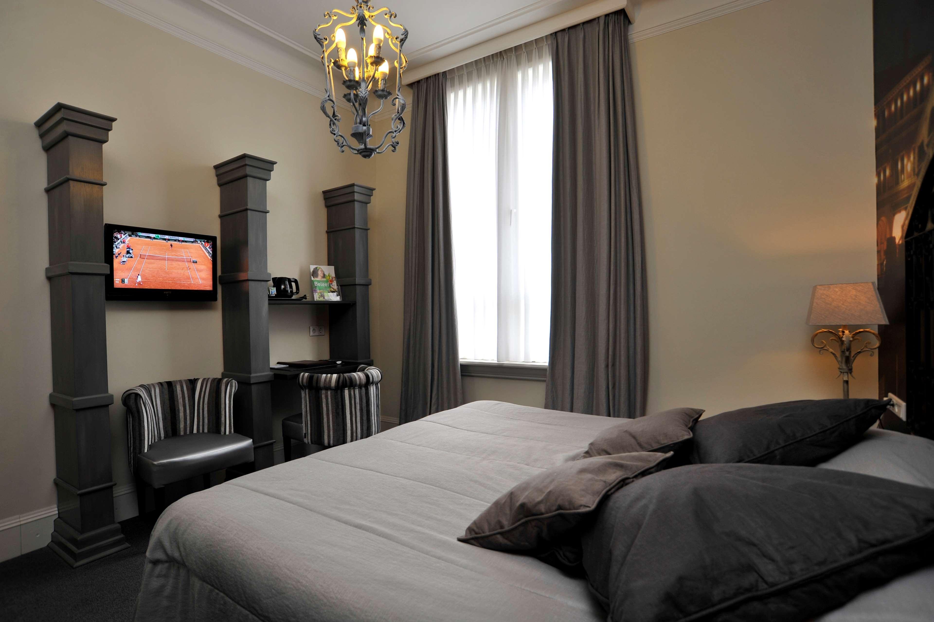 โกลเด้น ทิวลิป เวสต์ เอ็นเด Hotel เฮลมอนด์ ภายนอก รูปภาพ