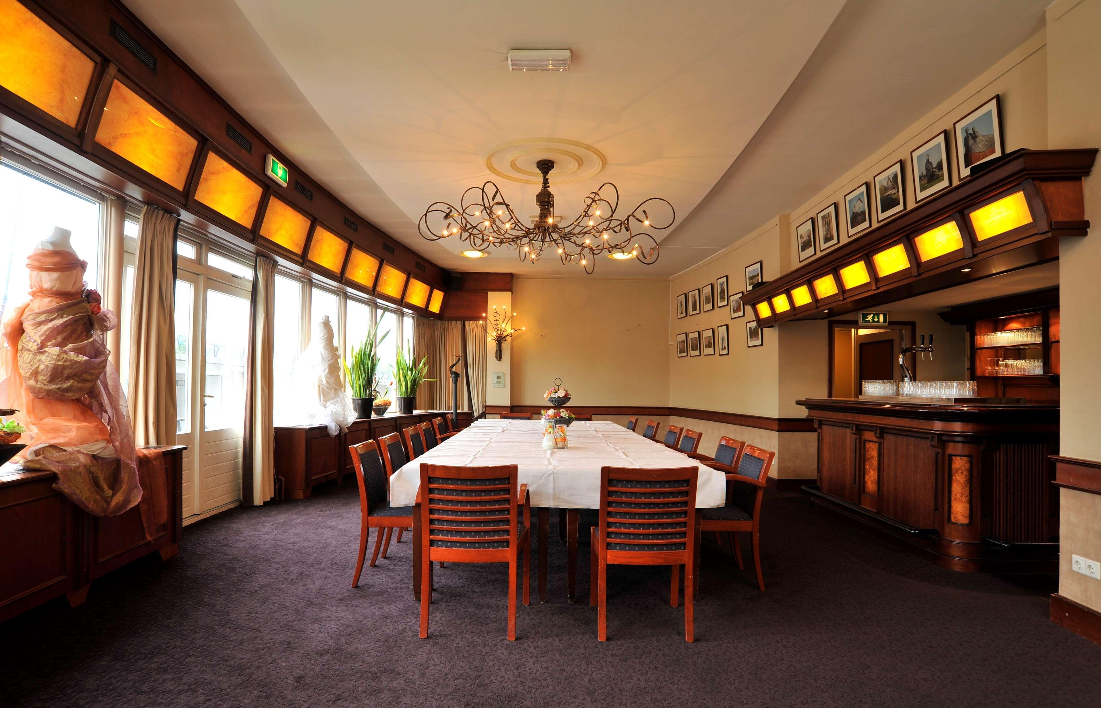 โกลเด้น ทิวลิป เวสต์ เอ็นเด Hotel เฮลมอนด์ ภายนอก รูปภาพ
