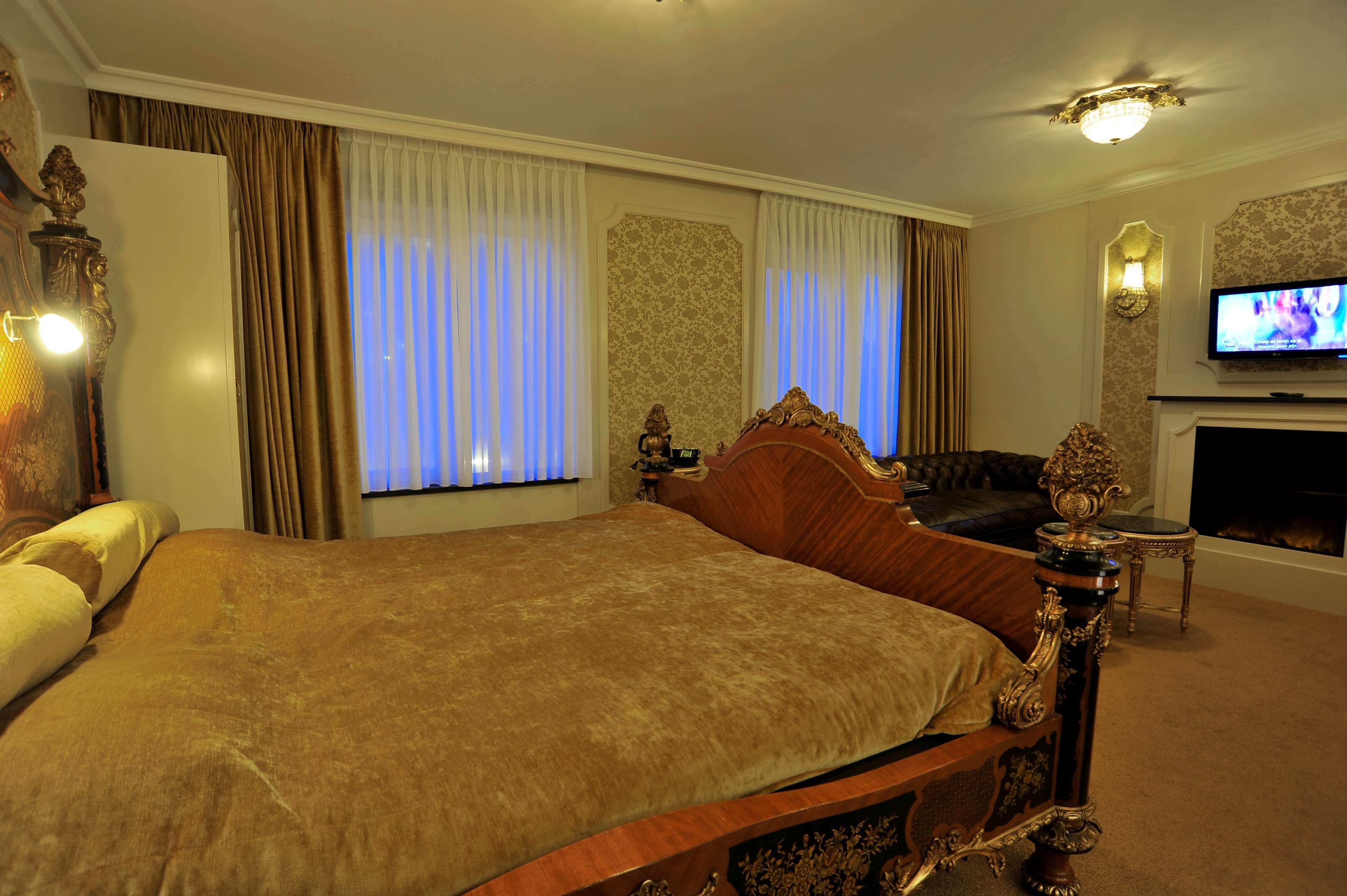 โกลเด้น ทิวลิป เวสต์ เอ็นเด Hotel เฮลมอนด์ ภายนอก รูปภาพ